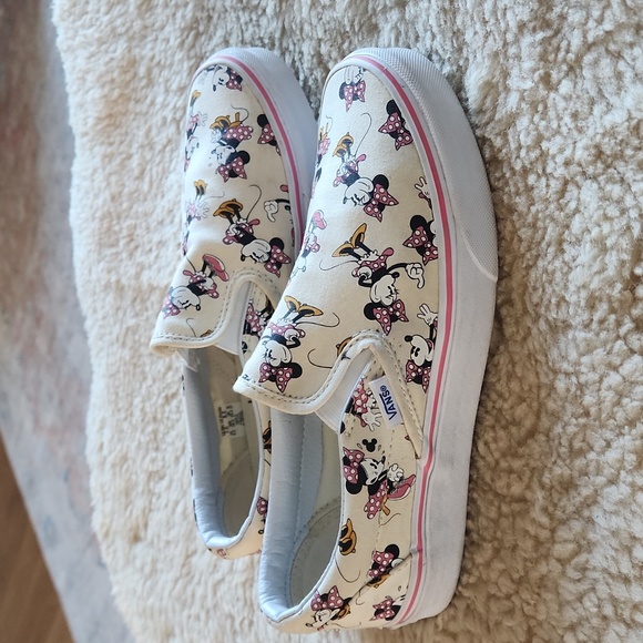 Rare Vans X Disney Minnie Mouse Slip-on Sneakers 🖤🐭💗 - Picture 14 of 16